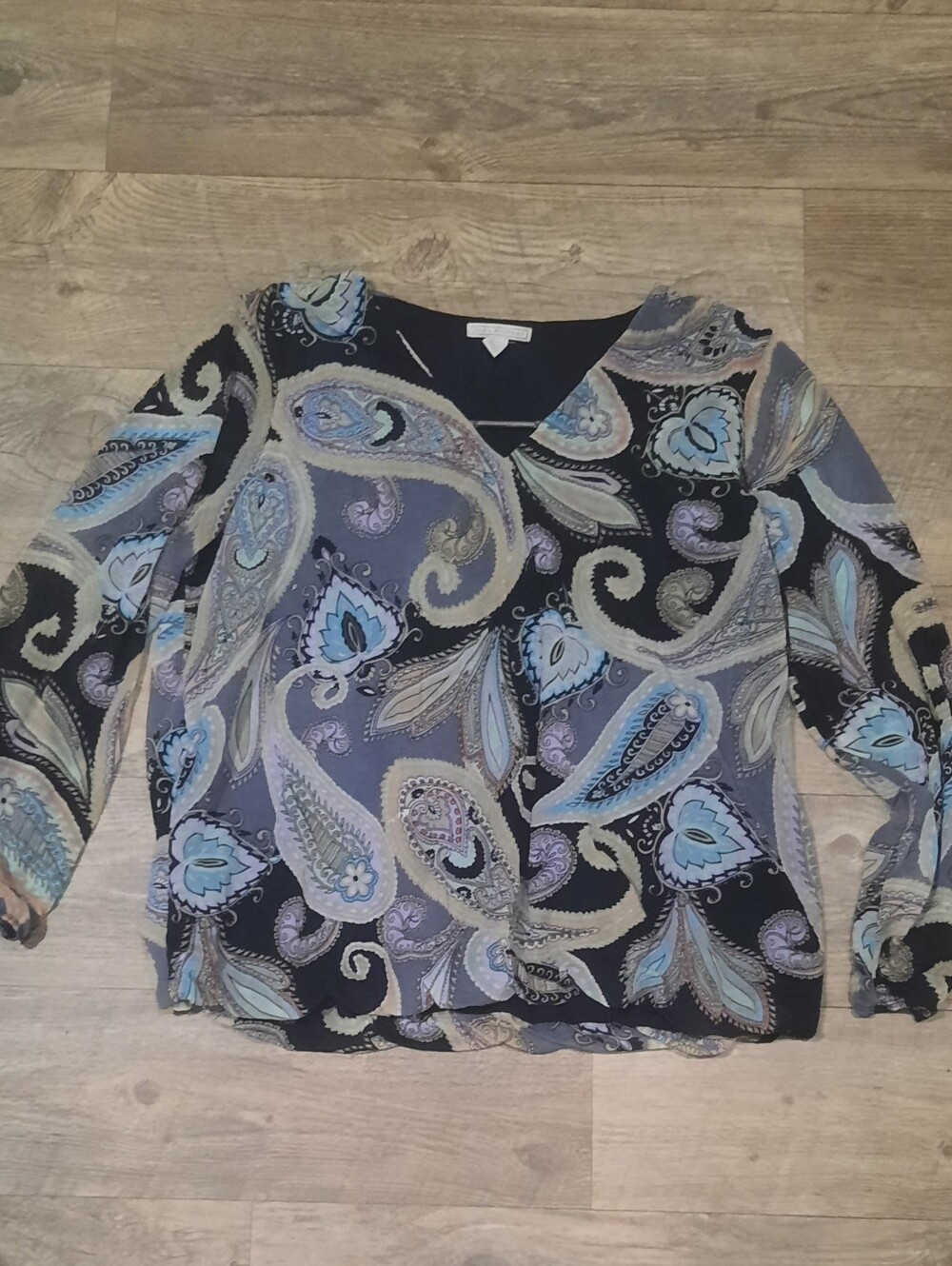 Women’s Paisley V-Neck Blouse - Black & Blue